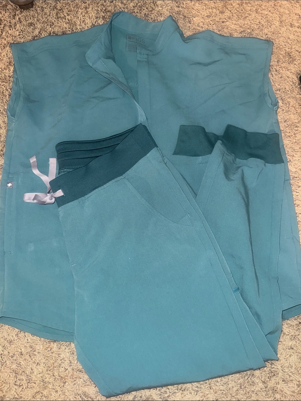 Figs Scrub Set - Top & Jogger Pants